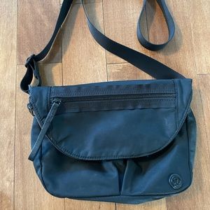 Lululemon festival bag OG black